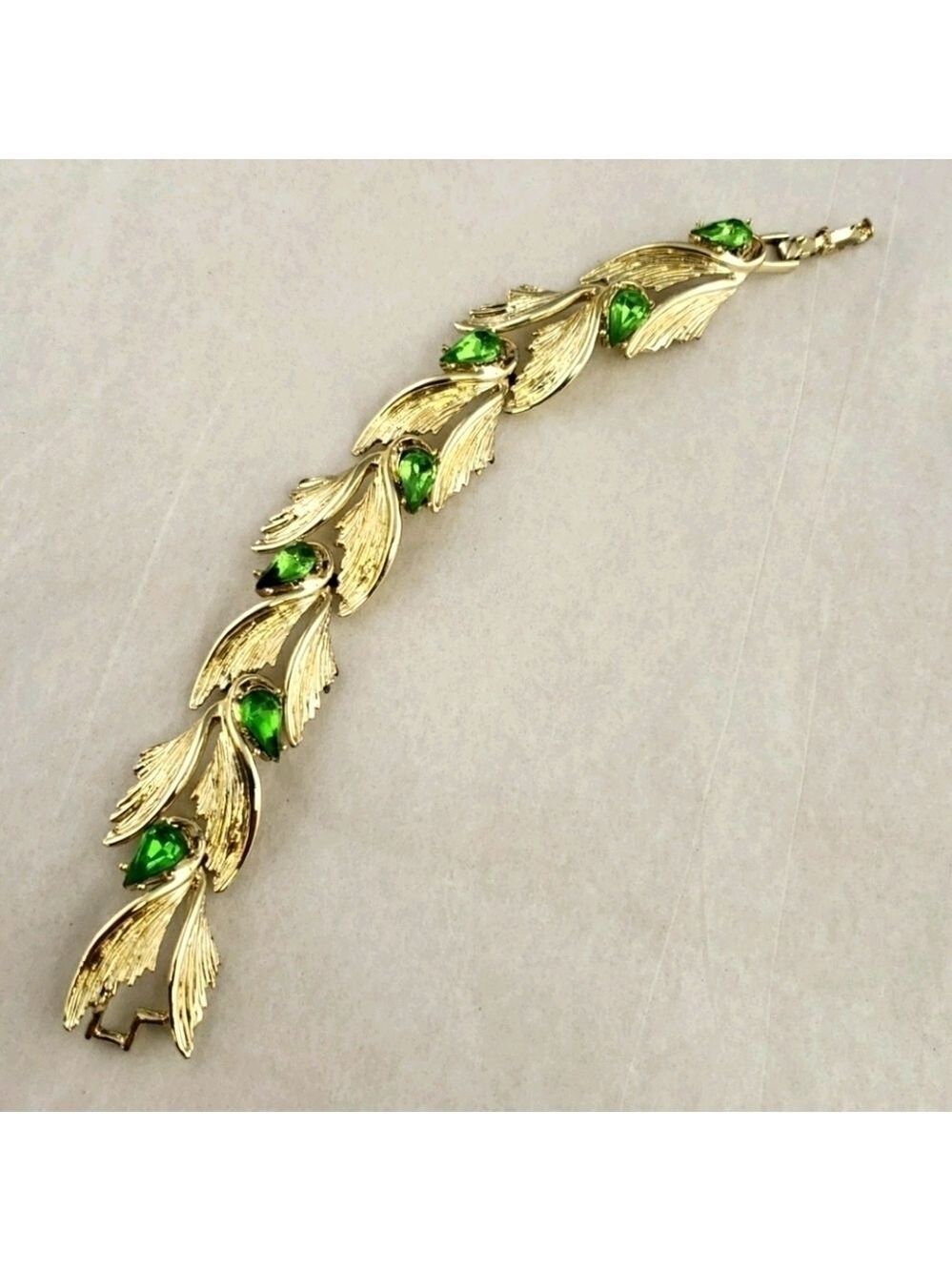Vtg 11w 30th St Inc. Gold & Green Stones Bracelet Euc Stunning!